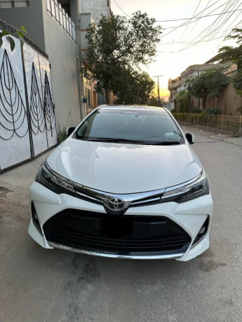 toyota-corolla-altis-x-cvt-i-18-big-0