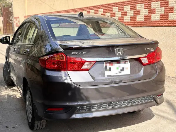 honda-city-cvt-2022-1500cc-automatic-big-3