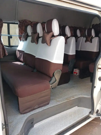 toyota-hiace-20092015-big-3
