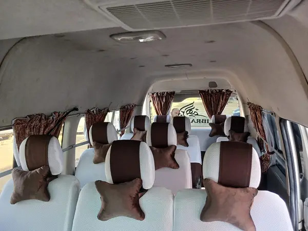 toyota-hiace-20092015-big-7