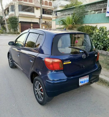 toyota-vitz-2003-big-5
