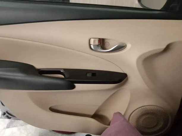 toyota-yaris-13-cvti-ativ-big-7
