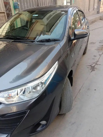 toyota-yaris-13-cvti-ativ-big-3