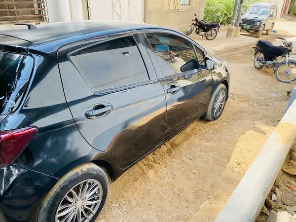 toyota-vitz-2015-2017-immaculate-car-big-2