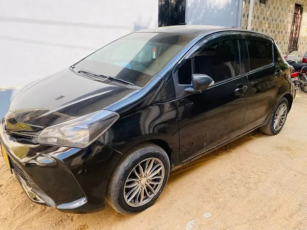 toyota-vitz-2015-2017-immaculate-car-big-1
