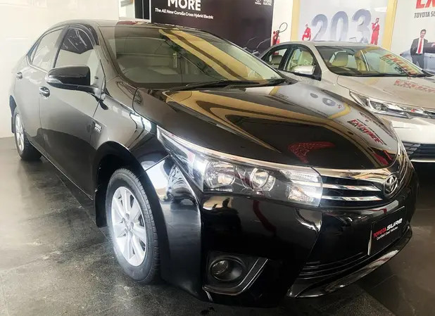 toyota-corolla-altis-grande-cvt-2017-big-1