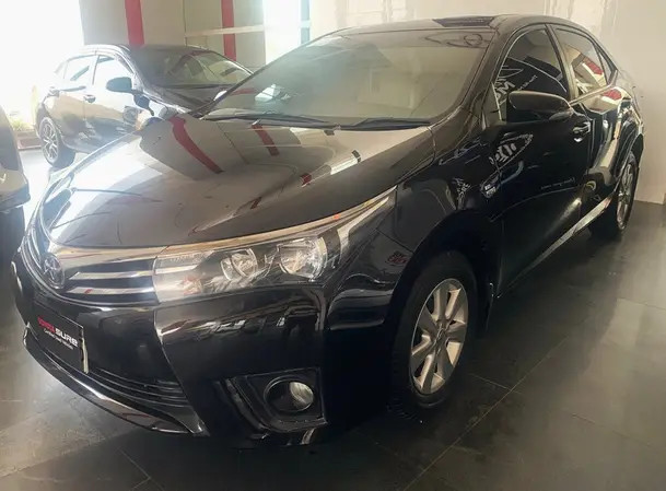 toyota-corolla-altis-grande-cvt-2017-big-2
