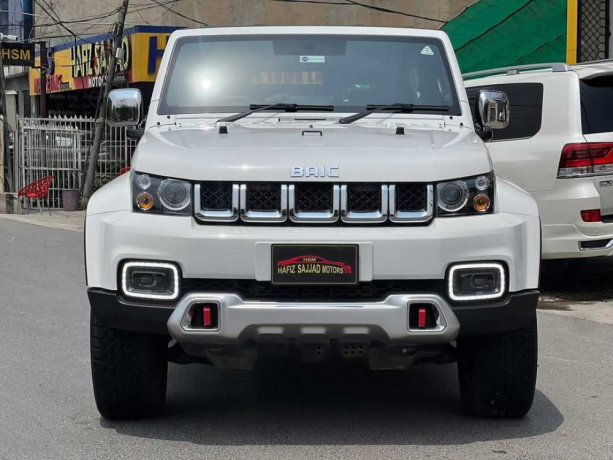baic-bj40-plus-honorable-edition-big-0