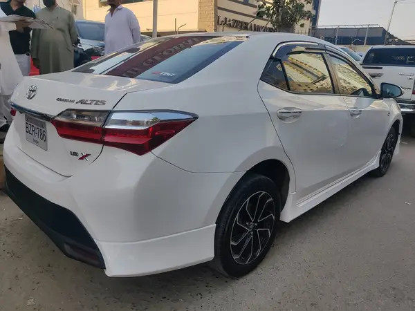 toyota-corolla-altis-16-x-special-eadition-786-vip-number-2023-big-11