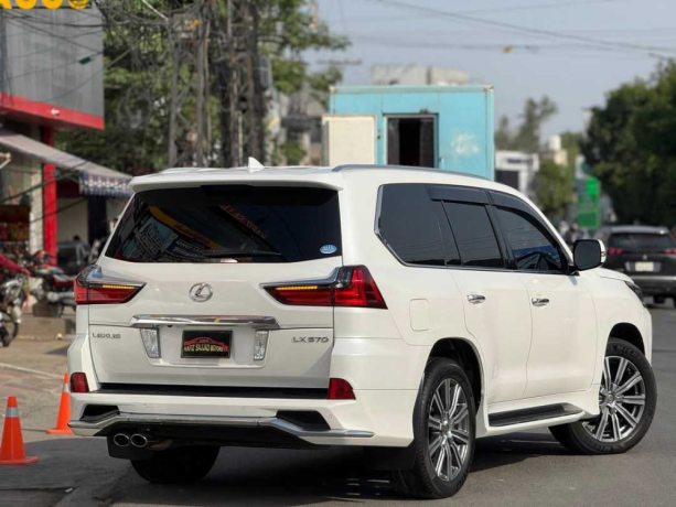 toyota-land-cruiser-zx-gasoline-35l-big-2
