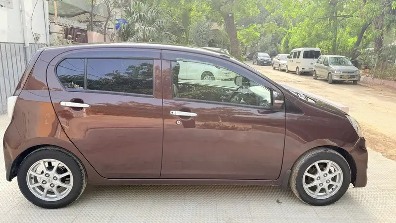 toyota-pixis-epoch-2014-big-1