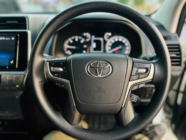 toyota-prado-vx-28l-d-big-9