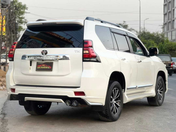 toyota-prado-vx-28l-d-big-3