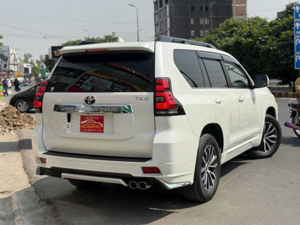 toyota-prado-vx-28l-d-big-2