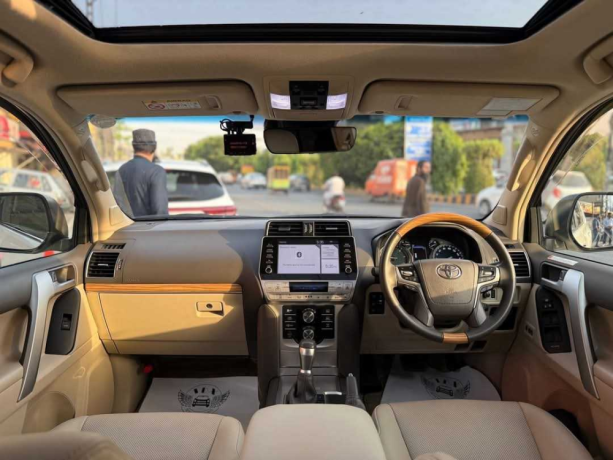 toyota-prado-vx-28l-d-big-4