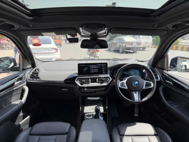 bmw-ix3-m-sport-big-7