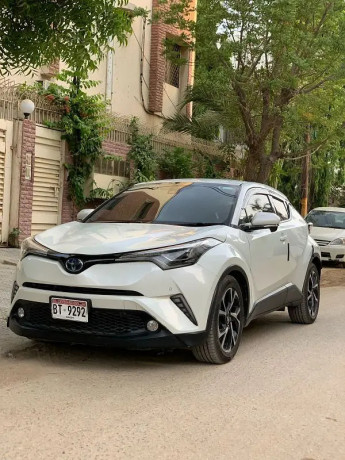 toyota-c-hr-g-led-hybrid-model-201620-big-2