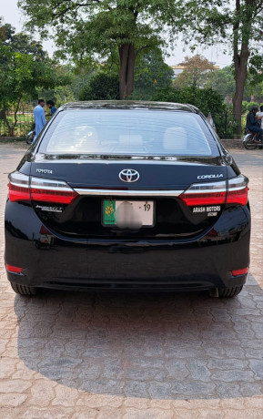 toyota-corolla-gli-13-vvti-automatic-big-0