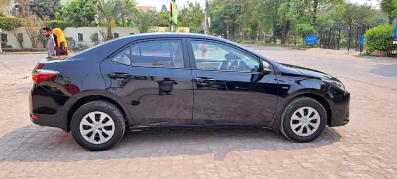 toyota-corolla-gli-13-vvti-automatic-big-6