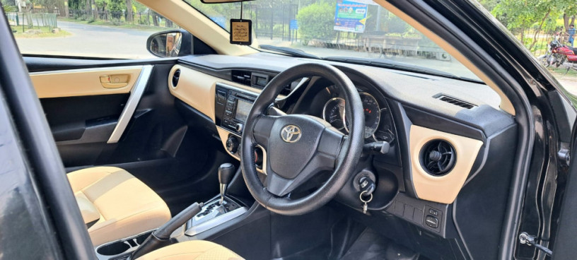 toyota-corolla-gli-13-vvti-automatic-big-9