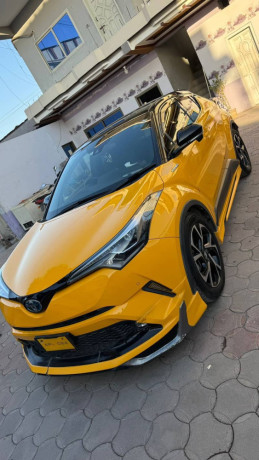 toyota-c-hr-s-big-0