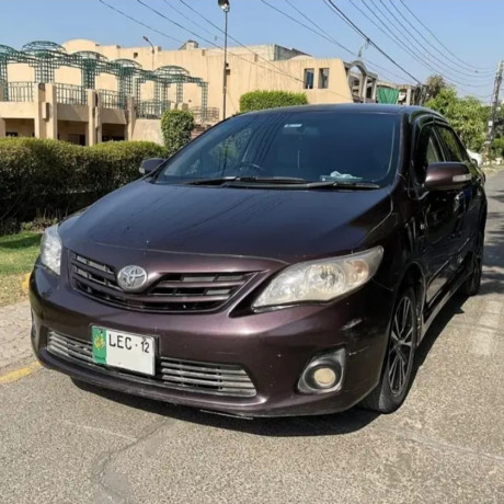 toyota-corolla-gli-auto-16-special-edition-2012-big-4