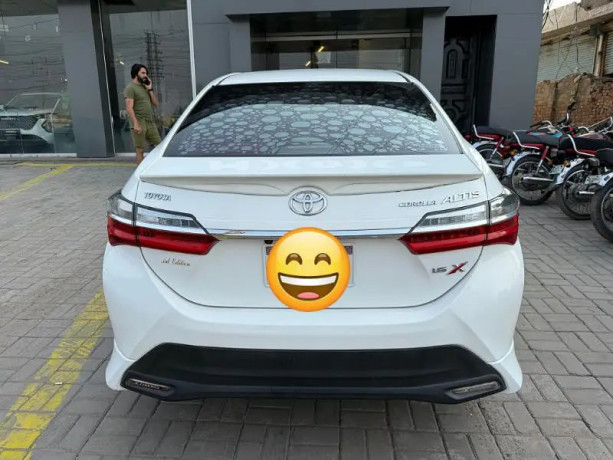 toyota-corolla-altis-2021-big-3