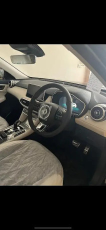 mg-hs-phev-big-3