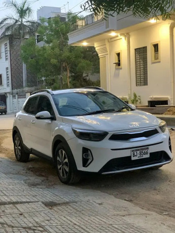 kia-stonic-ex-plus-model-202122-sunroof-big-1