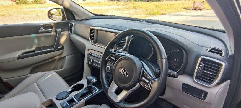 kia-sportage-fwd-big-8