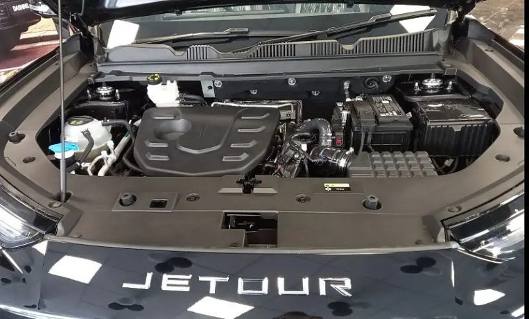 jetour-x70-plus-deluxe-big-9