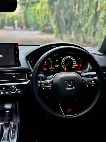 honda-civic-rs-2025-big-7