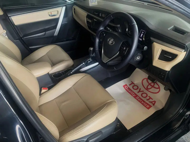 toyota-corolla-altis-grande-cvt-2017-big-1