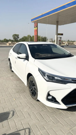 toyota-corolla-altis-grande-x-cvt-i-18-black-interior-big-1