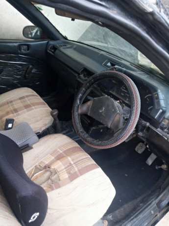 mitsubishi-lancer-1990-big-2
