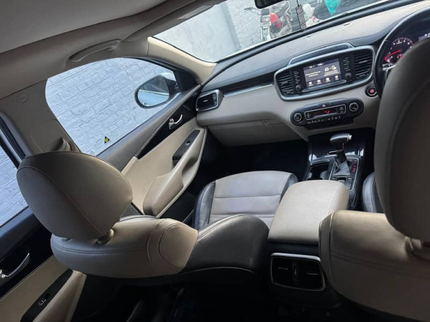 kia-syros-htx-big-8