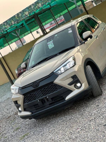 toyota-raize-hybrid-z-big-1