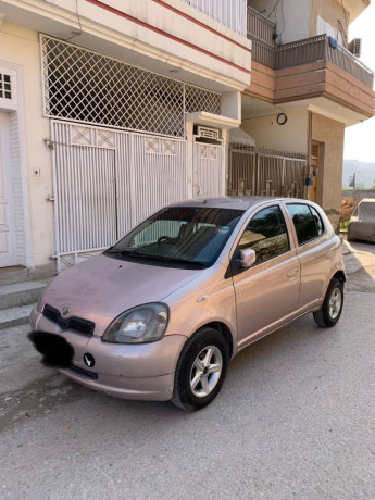 toyota-vitz-f-10-big-0