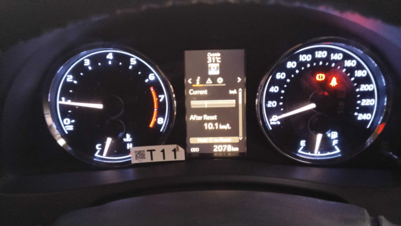 toyota-corolla-altis-16-x-cvt-i-big-4