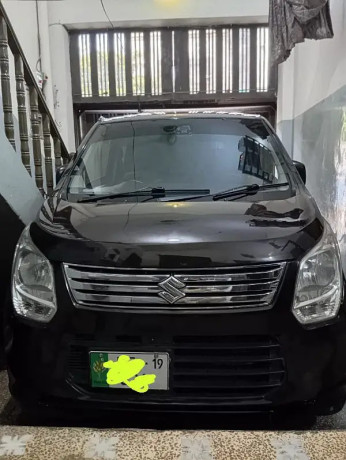 suzuki-wagon-r-20132017-big-0