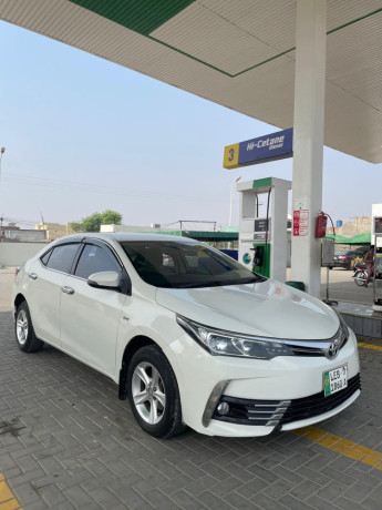 toyota-corolla-altis-x-manual-16-big-5