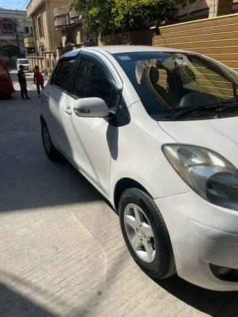 toyota-vitz-f-13-big-1