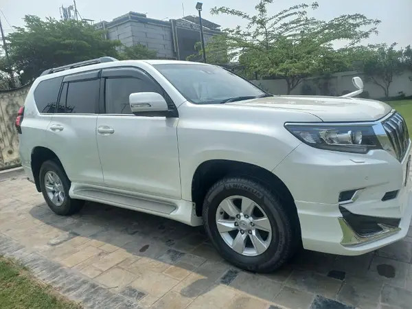 toyota-prado-vx-28l-d-big-1