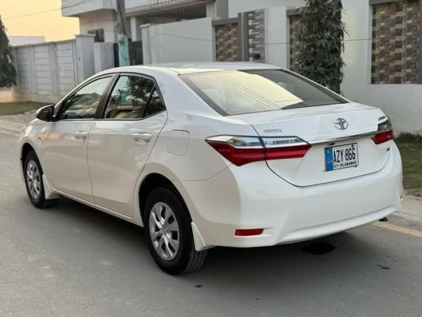 toyota-corolla-altis-x-manual-16-big-4