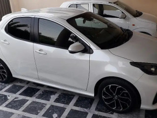 toyota-yaris-hatch-back
