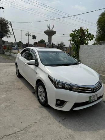 toyota-corolla-altis-grande-2016-big-0