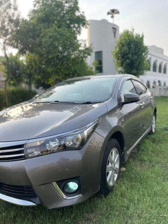 toyota-corolla-altis-16-x-cvt-i-big-1