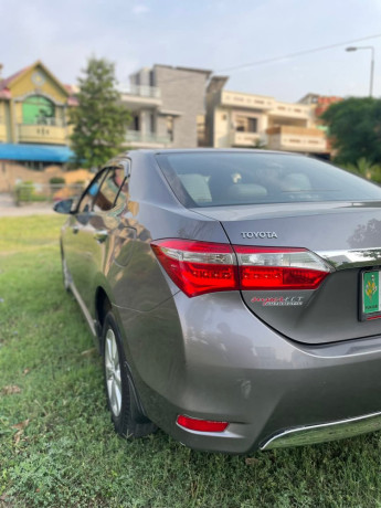 toyota-corolla-altis-16-x-cvt-i-big-6