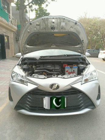 toyota-vitz-10f-safety-edition-iii-big-1