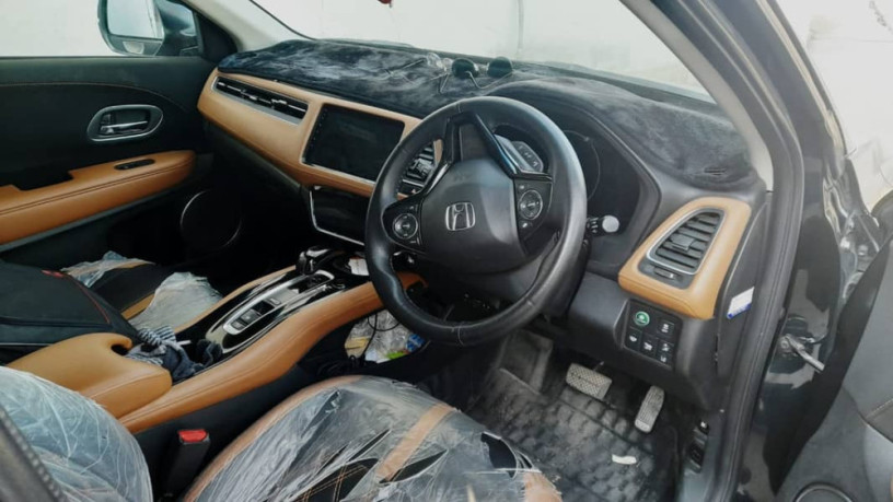 honda-vezel-z-big-4